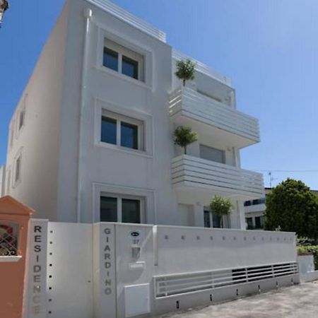 Residence Giardino Riccione Exterior foto